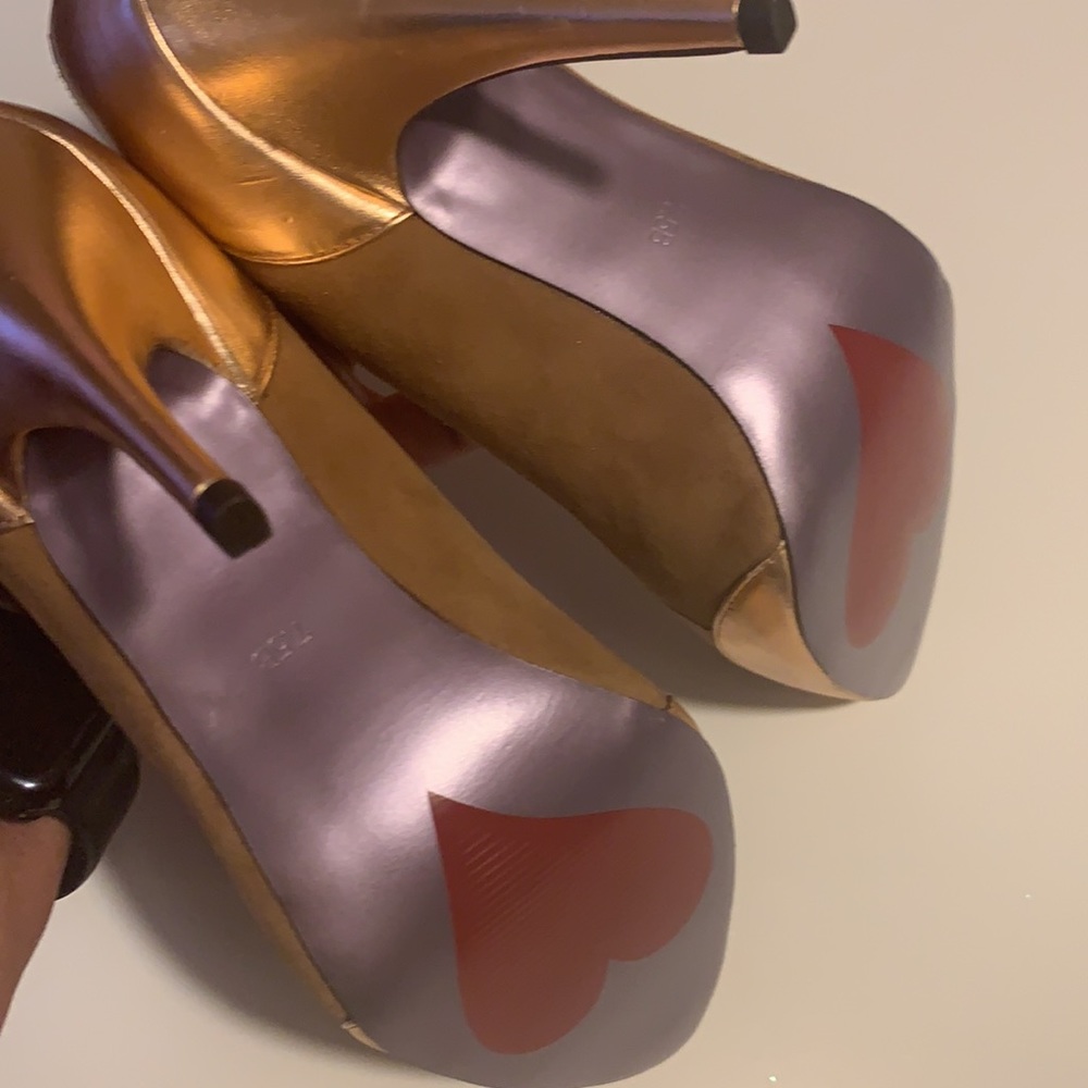 Luichiny Pumps - Picture 7 of 10